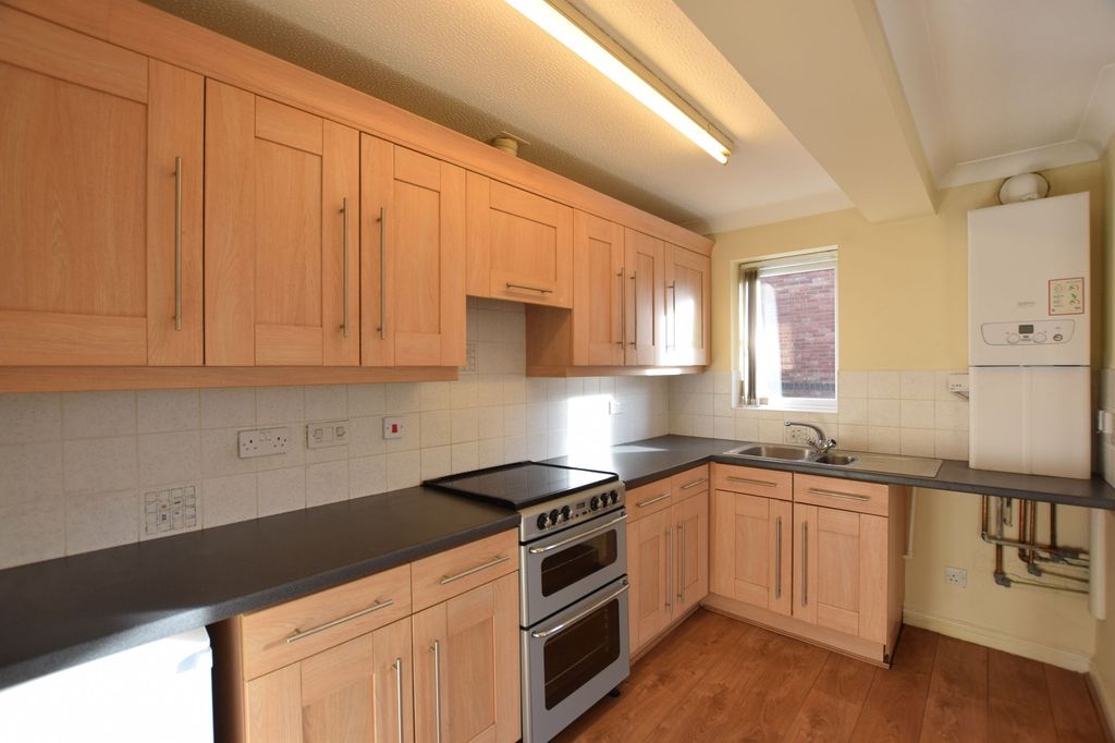 Property photo 1 of 8 Kitchen