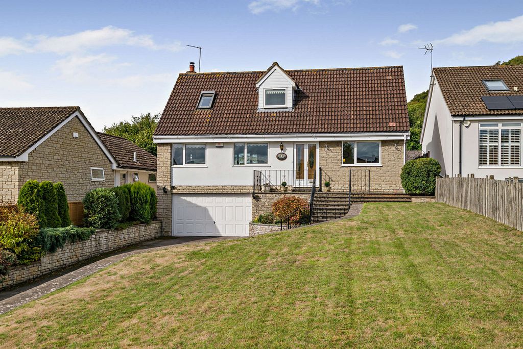 Property photo 1 of 31