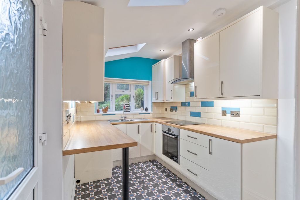 Property photo 3 of 18