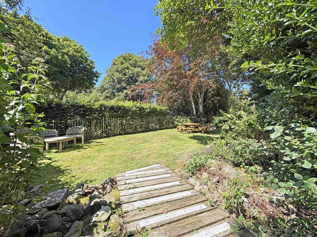 Property photo 2 of 13 Photo 2