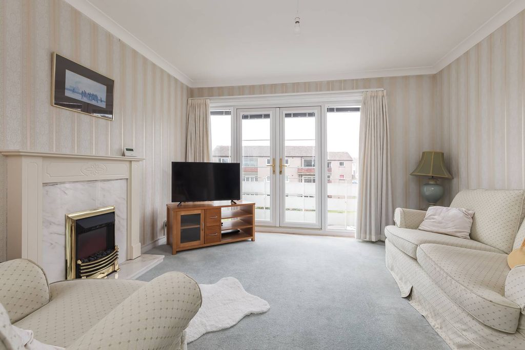 Property photo 2 of 19 Property Image 3