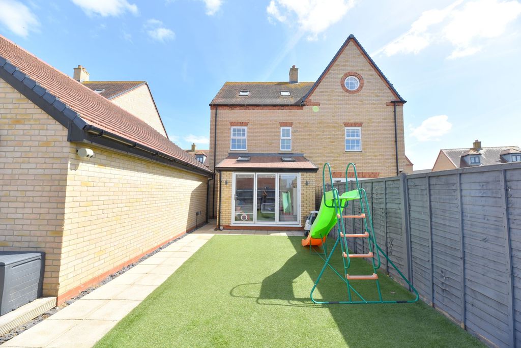 Additional image 23 of 3 bed semi-detached house for saleGale Drive, Biggleswade SG18