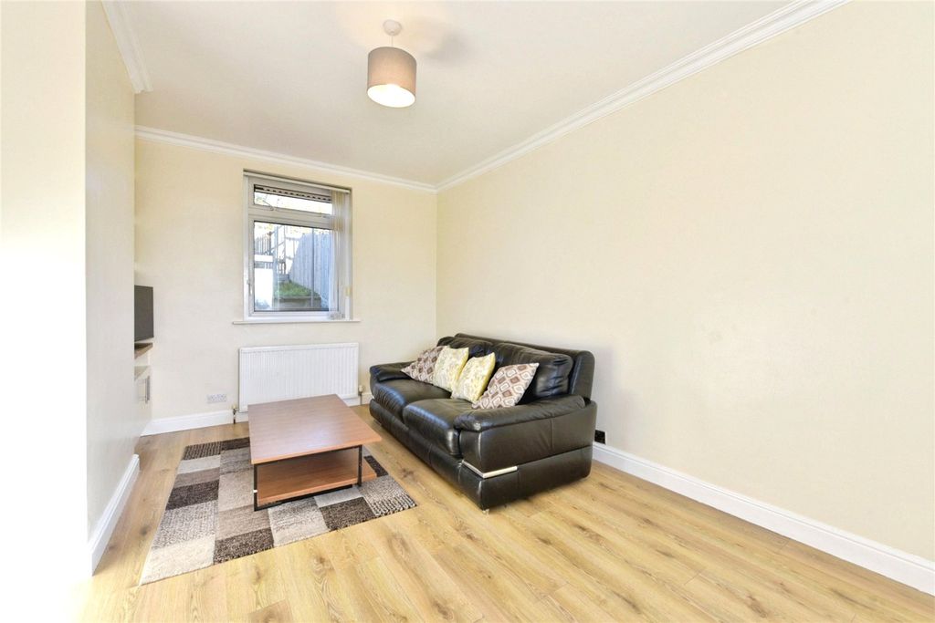 Property photo 2 of 13 Picture No. 27