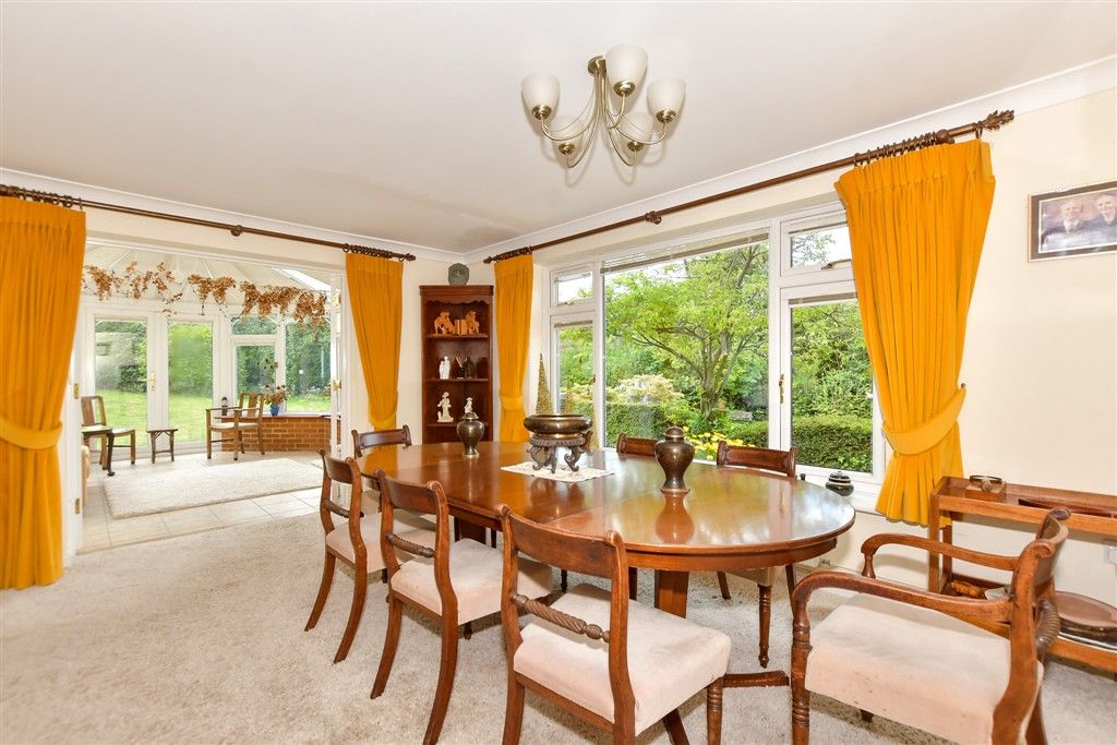 Property photo 2 of 19 Sitting Room