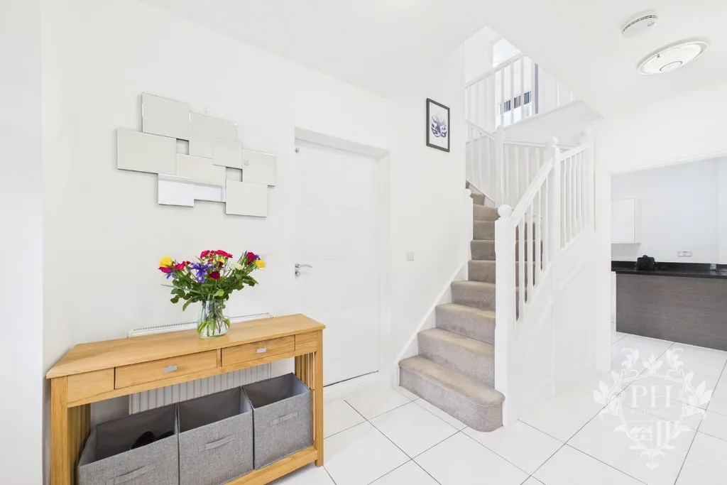 House in Middlesbrough, Hemlington - More