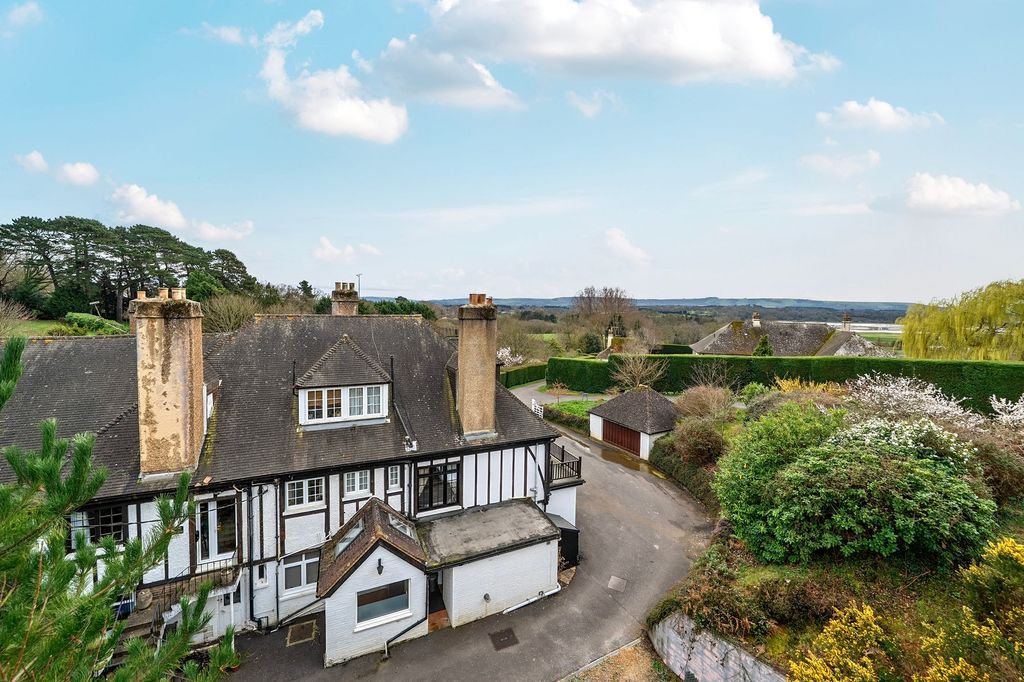 Property photo 1 of 22