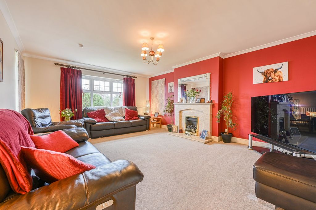 Property photo 2 of 30