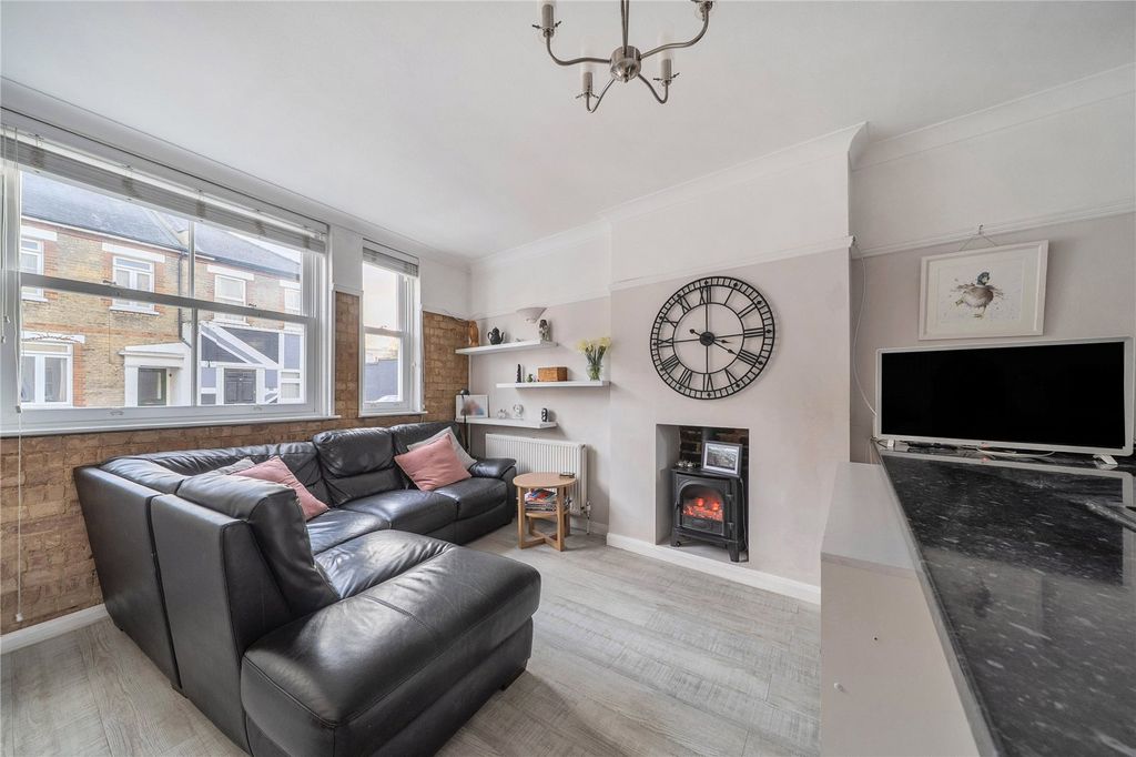 Property photo 2 of 12 Sitting Room