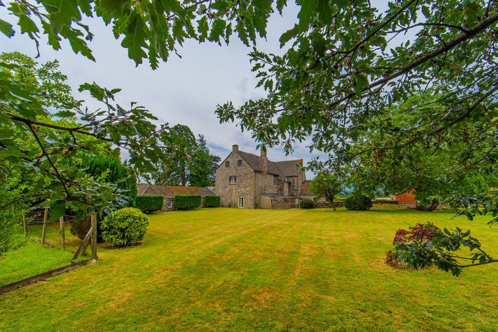 Property photo 3 of 49