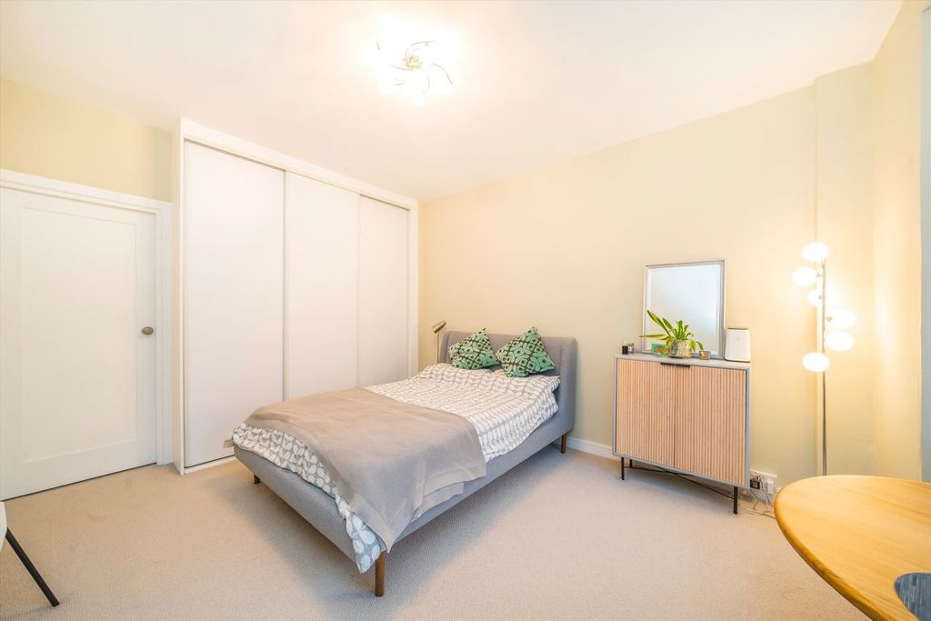 Property photo 3 of 5