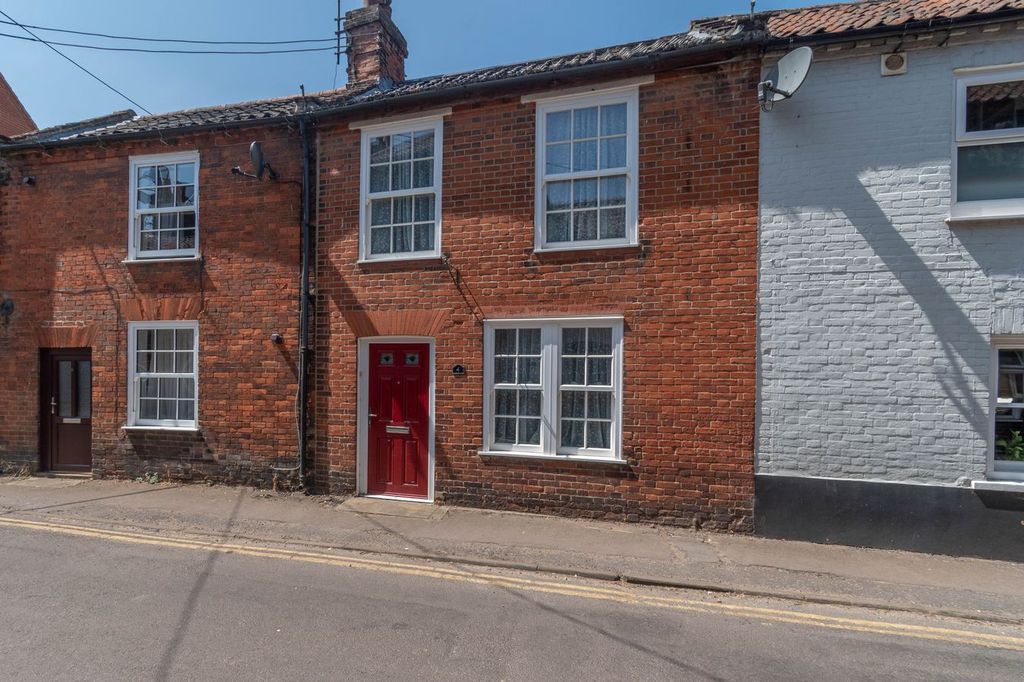 Property photo 1 of 12