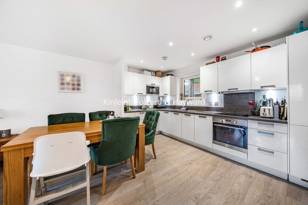Property photo 2 of 5 95E4750d-Afbd-43ba-8