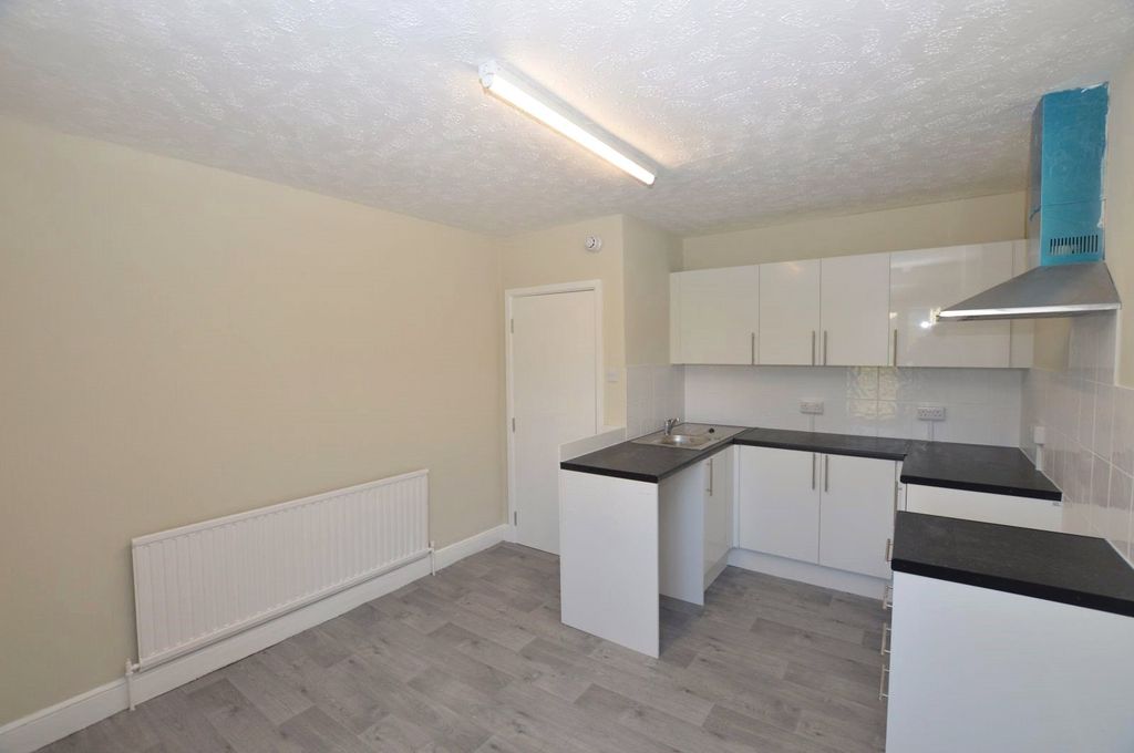 Property photo 2 of 12 Picture No. 14