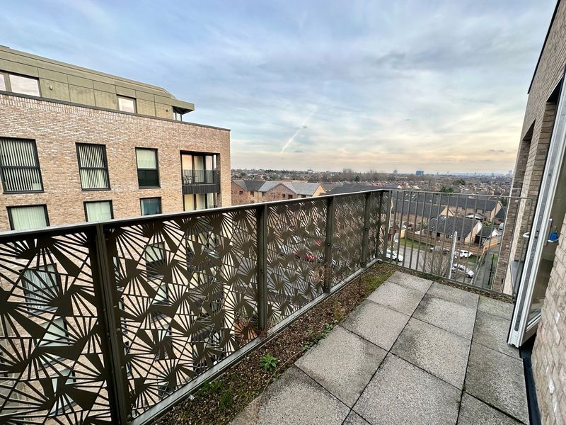 Property photo 3 of 8 Photo 7