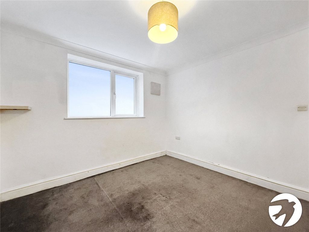 Property photo 2 of 8 Picture No. 13