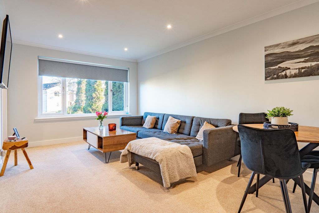 Property photo 2 of 30