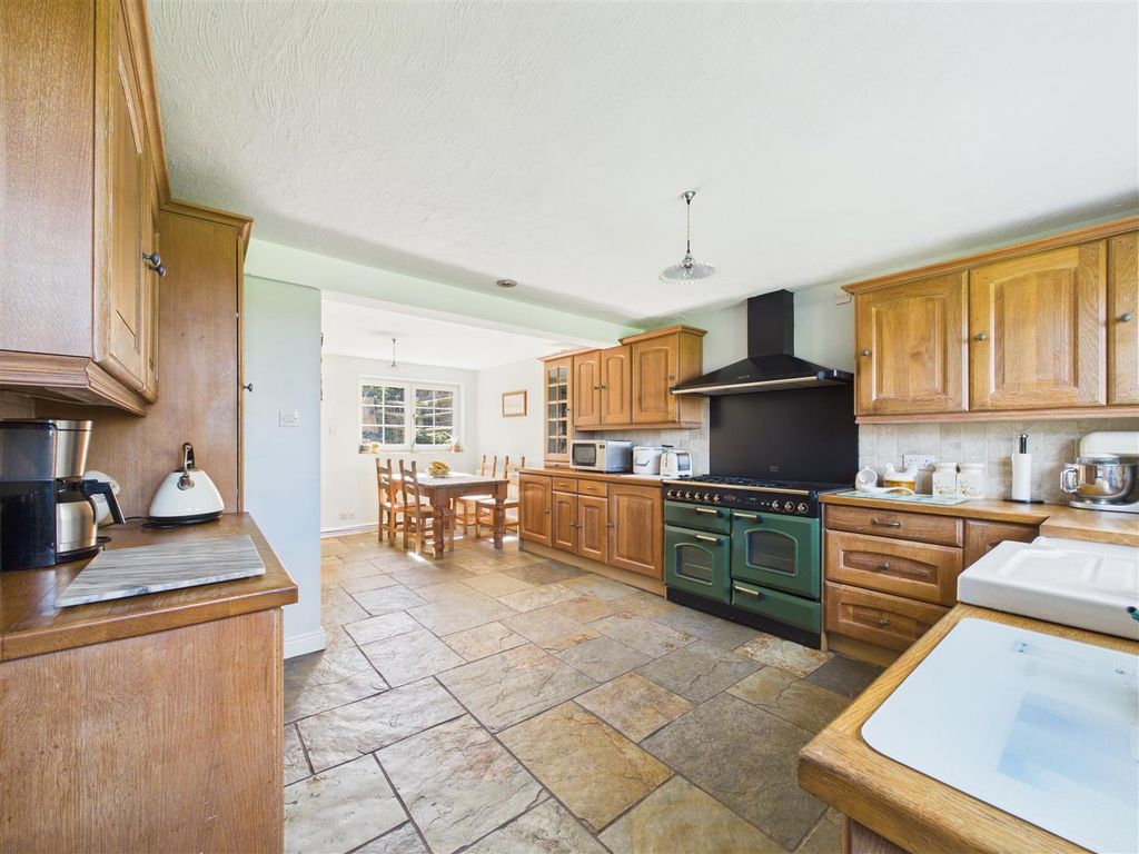 Property photo 3 of 37