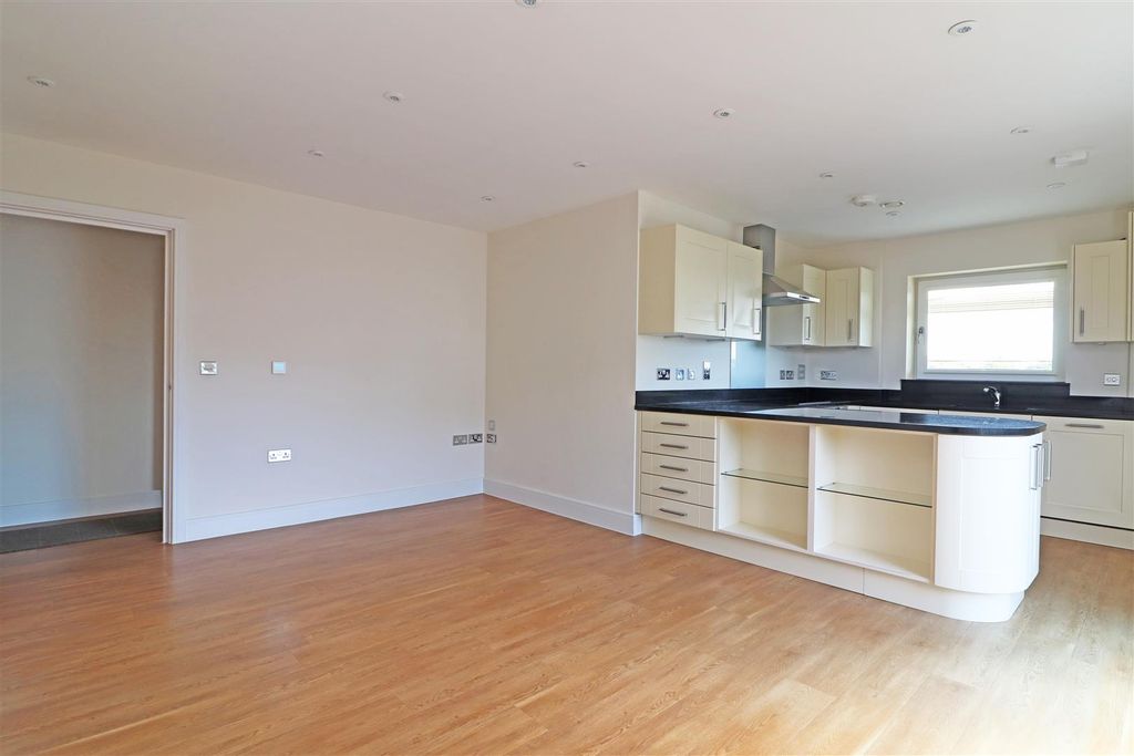 Additional image 5 of 2 bed flat for saleLondon Road, East Grinstead RH19