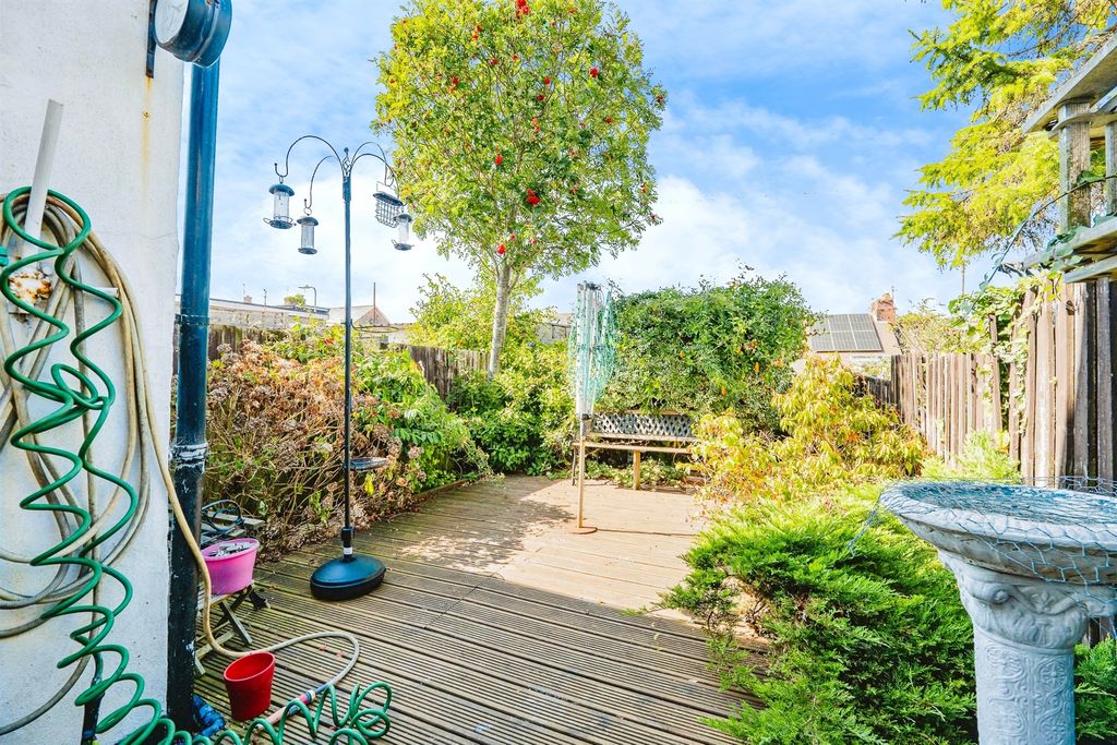 Property photo 2 of 17