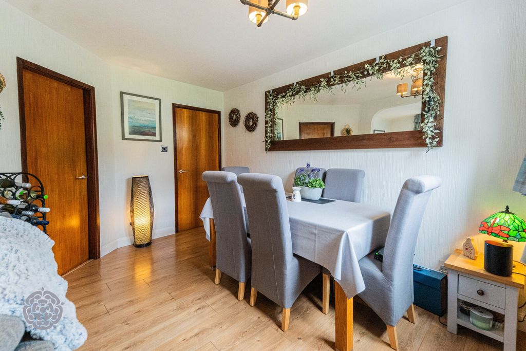 Property photo 3 of 21 Picture No. 06