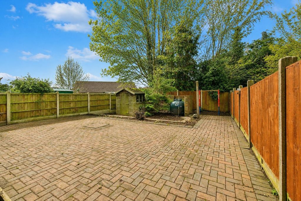 Property photo 2 of 12