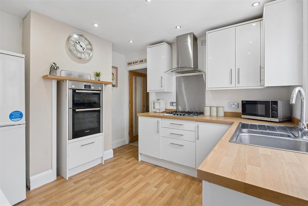 Property photo 2 of 9 Kitchen 1.Jpg