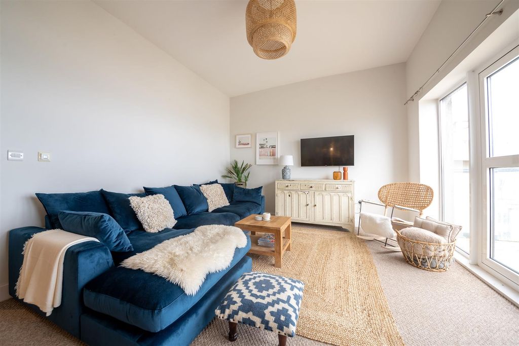 Property photo 2 of 8 Apartment 51, Ocean 1 Lounge