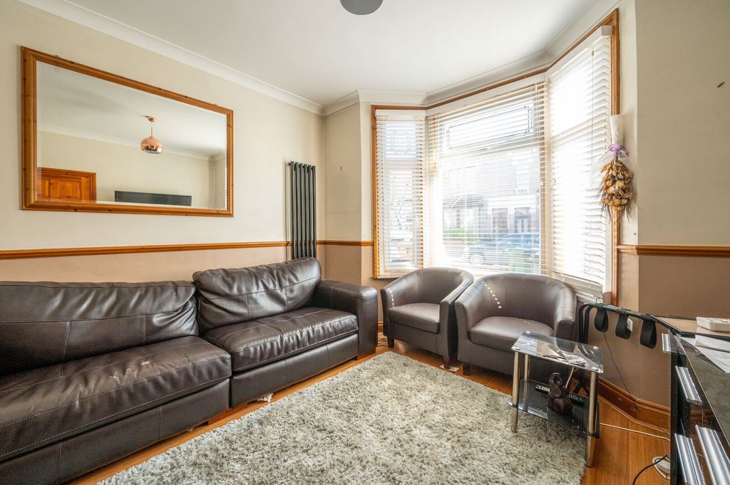 Property photo 2 of 14