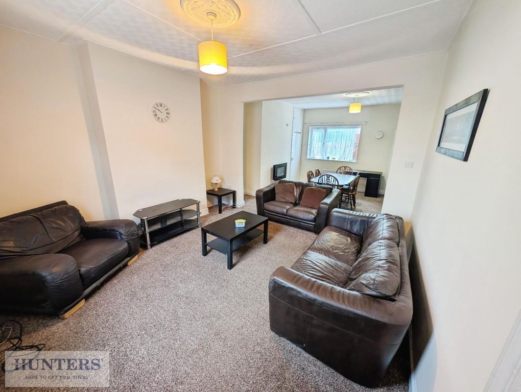 Property photo 3 of 12 Lounge