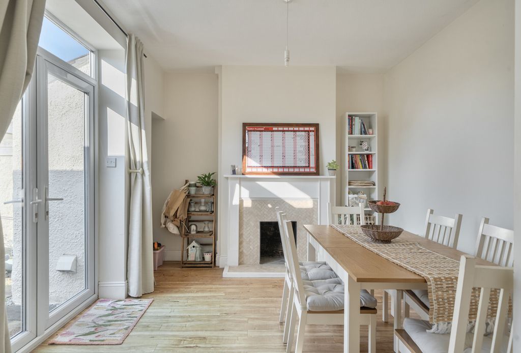 Property photo 2 of 21 1417991-1-69A802A...