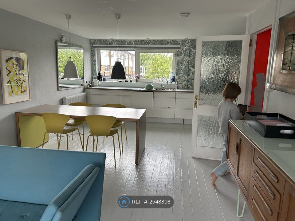 Property photo 1 of 14 Bright Kitchen Space, 1st Floor