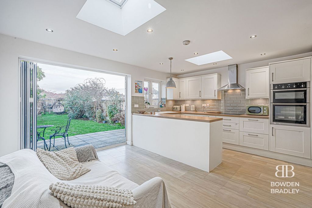 Property photo 1 of 25