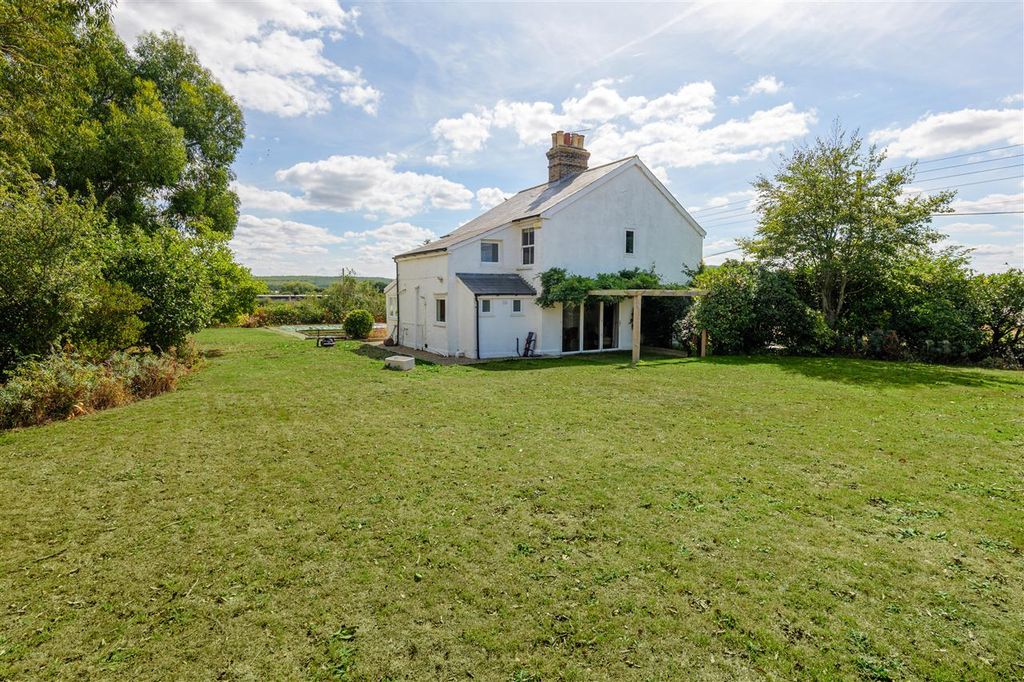 Property photo 3 of 31