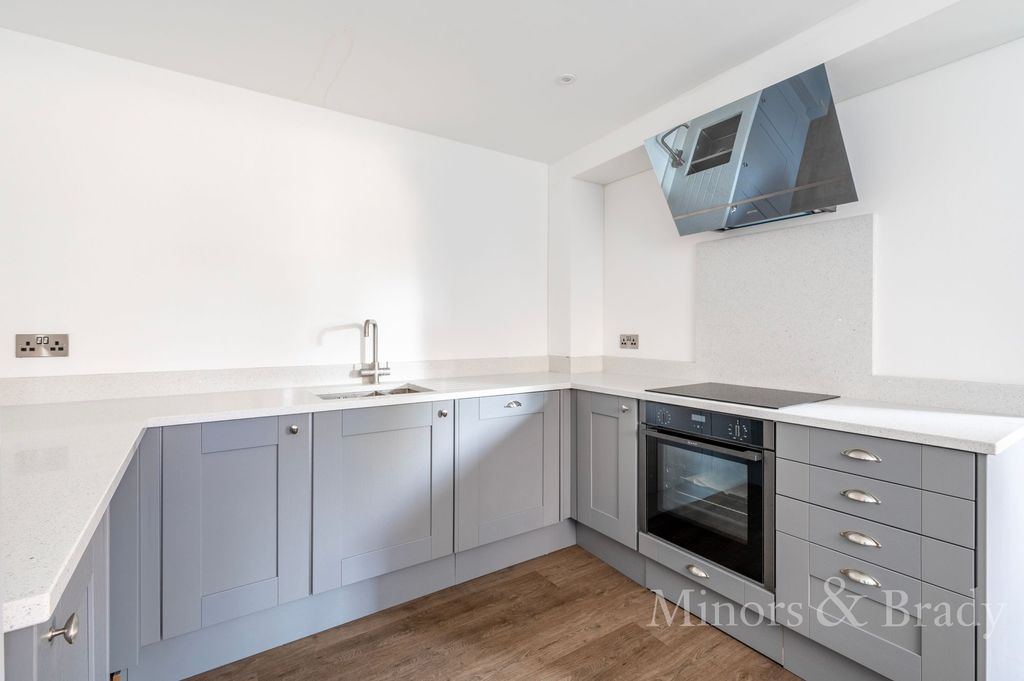 Property photo 2 of 24