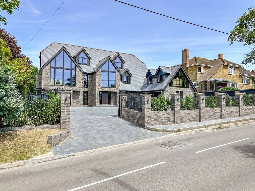 Property photo 1 of 77
