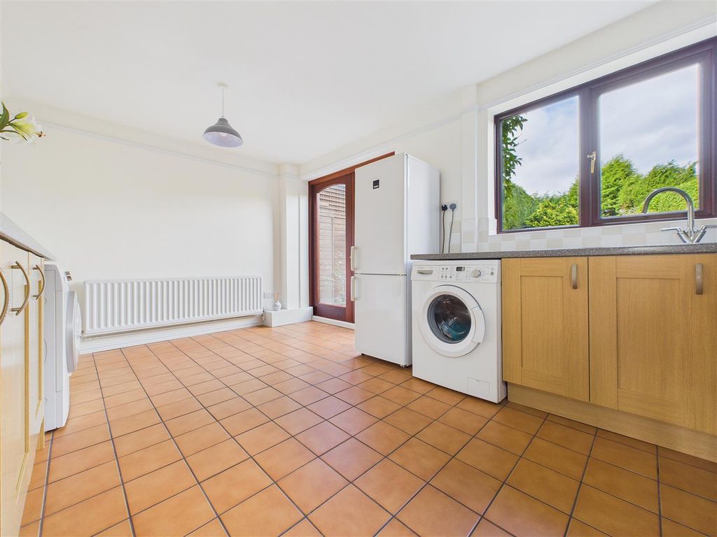 Property photo 3 of 13 Cam02453G0-Pr0174-Still007.Jpg