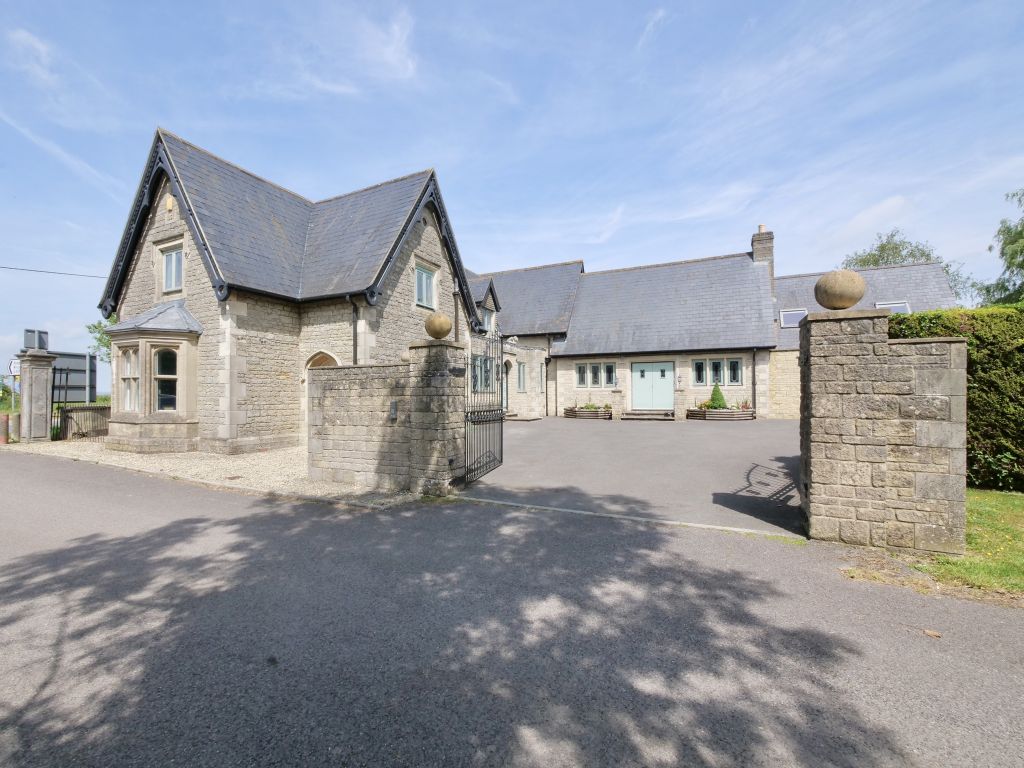 Property photo 2 of 38