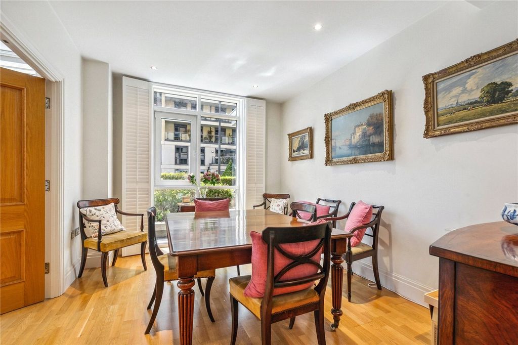 Property photo 3 of 10 Dining Room