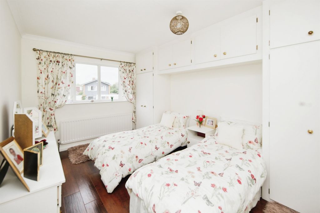 Property photo 3 of 17