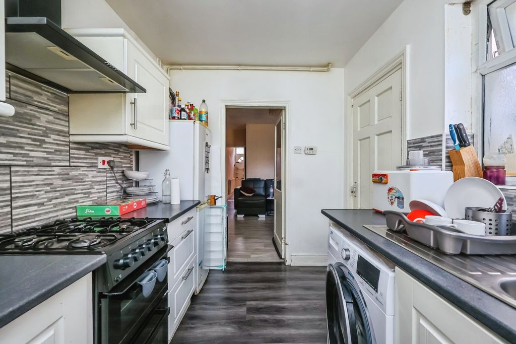 Property photo 2 of 15 Kitchen