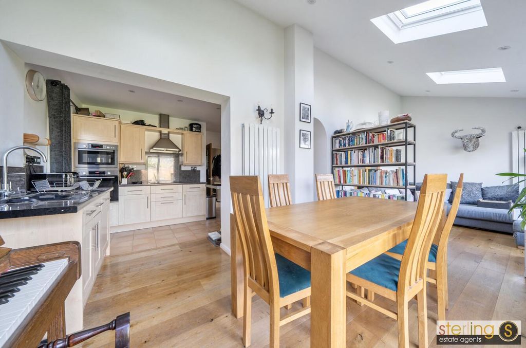 Property photo 3 of 20 47577484-53E5-4F65-B80A-E4F345952d75.Jpg