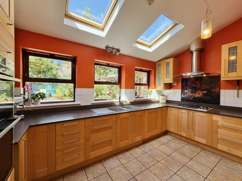 Property photo 2 of 20