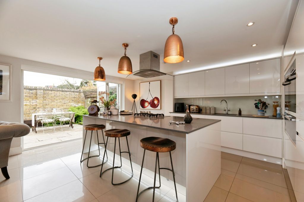 Property photo 3 of 20 Open Plan Living