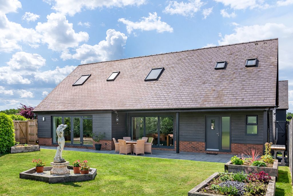 Property photo 1 of 28