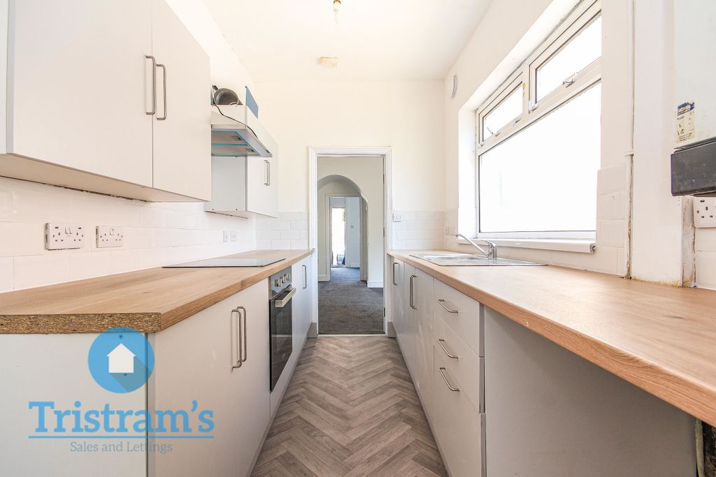 Property photo 3 of 14 Img_2938