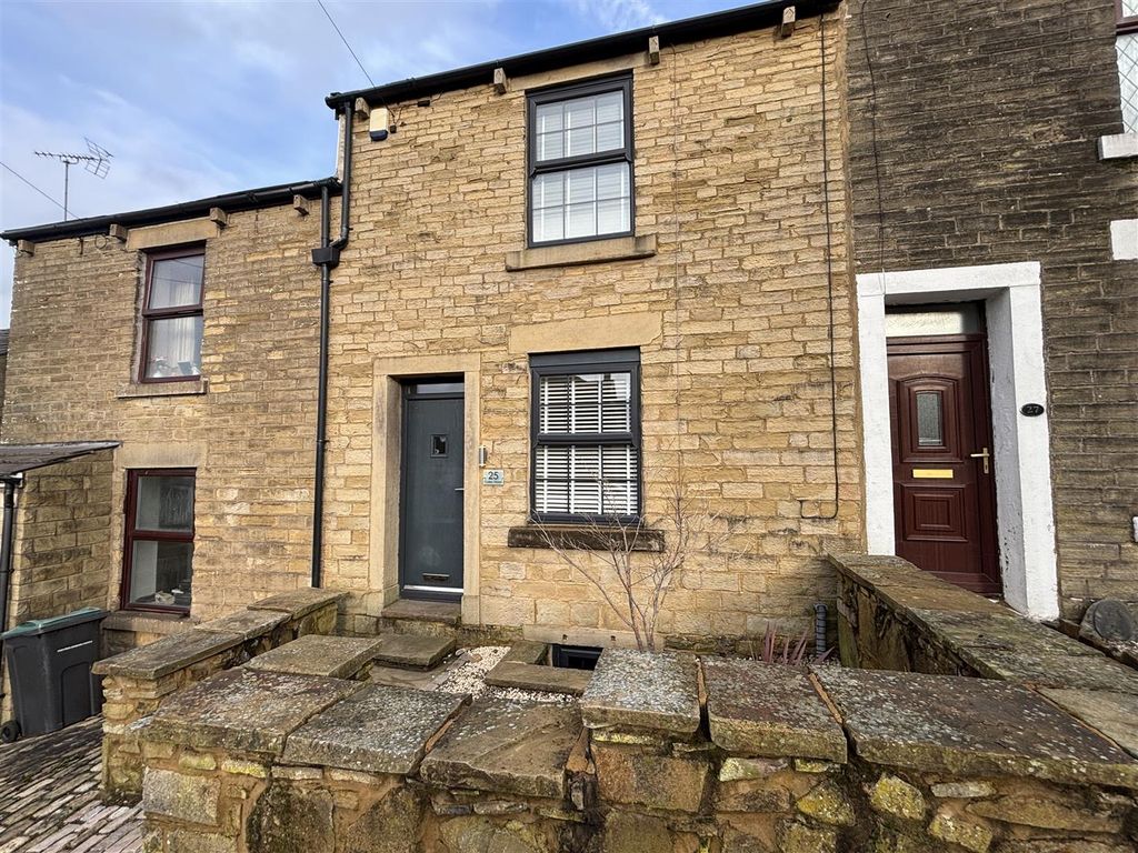 Property photo 1 of 16 Front External