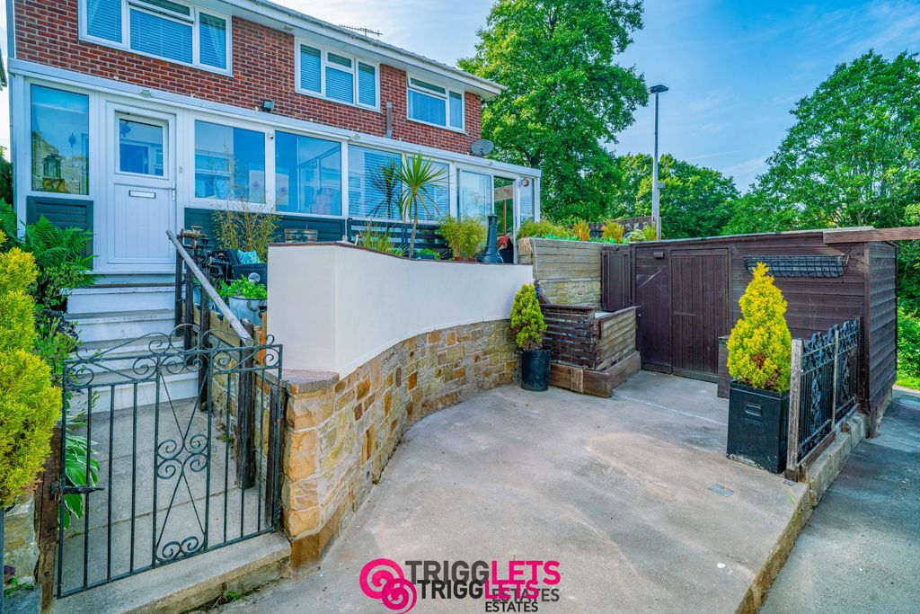 Property photo 1 of 39