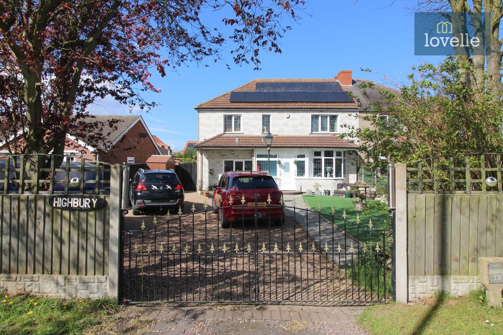 Property photo 1 of 28