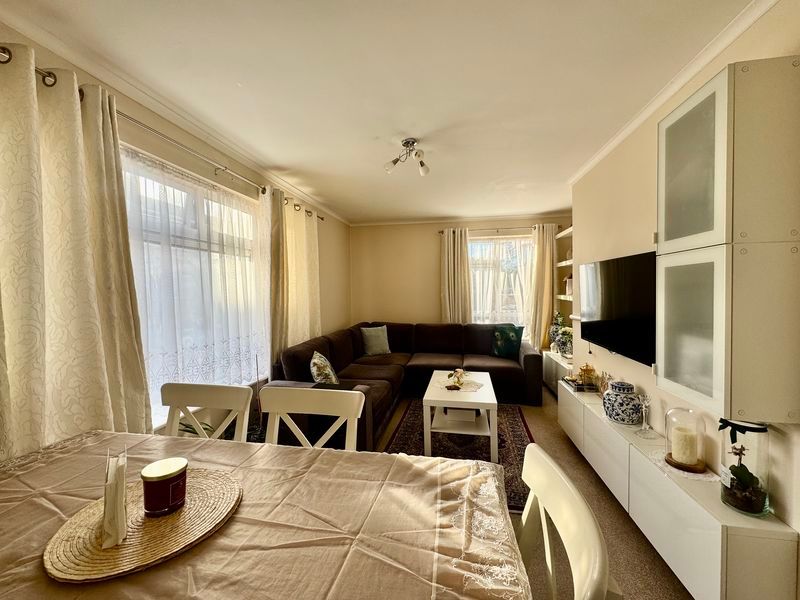 Property photo 3 of 6 Photo 2