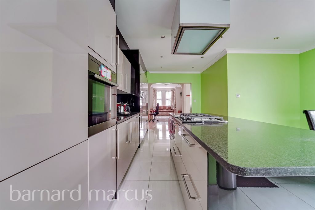 Property photo 2 of 12
